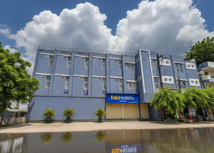 Fabhotel Day2DayAirport Hotel