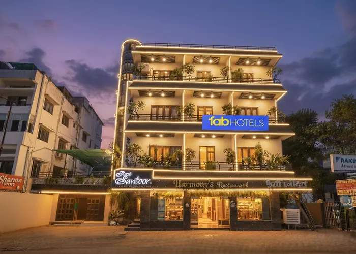 Fabhotel Santoor Geeta Bhawan SquareAirport Hotel